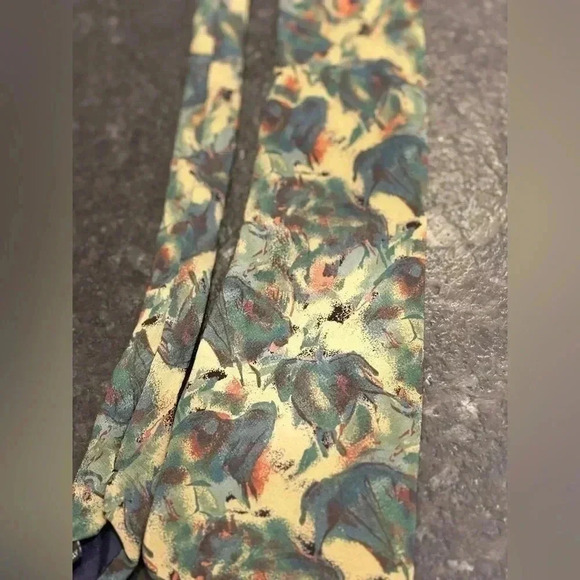 100% Silk Tie TRE - Picture 2 of 5